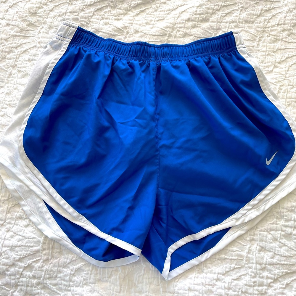 Women’s Nike Tempo running shorts Size L